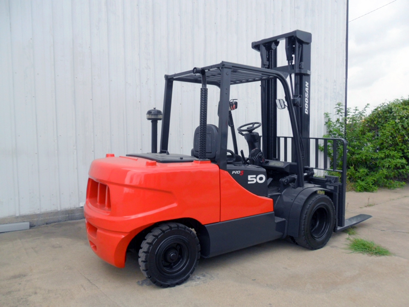 Дизельный погрузчик DOOSAN D50C-5 ЦТ 600 мм - фото - 2