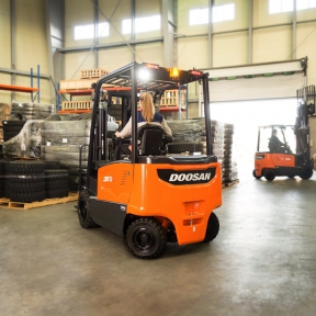 Электропогрузчик четырёхопорный Doosan B35X-7 - фото - 3